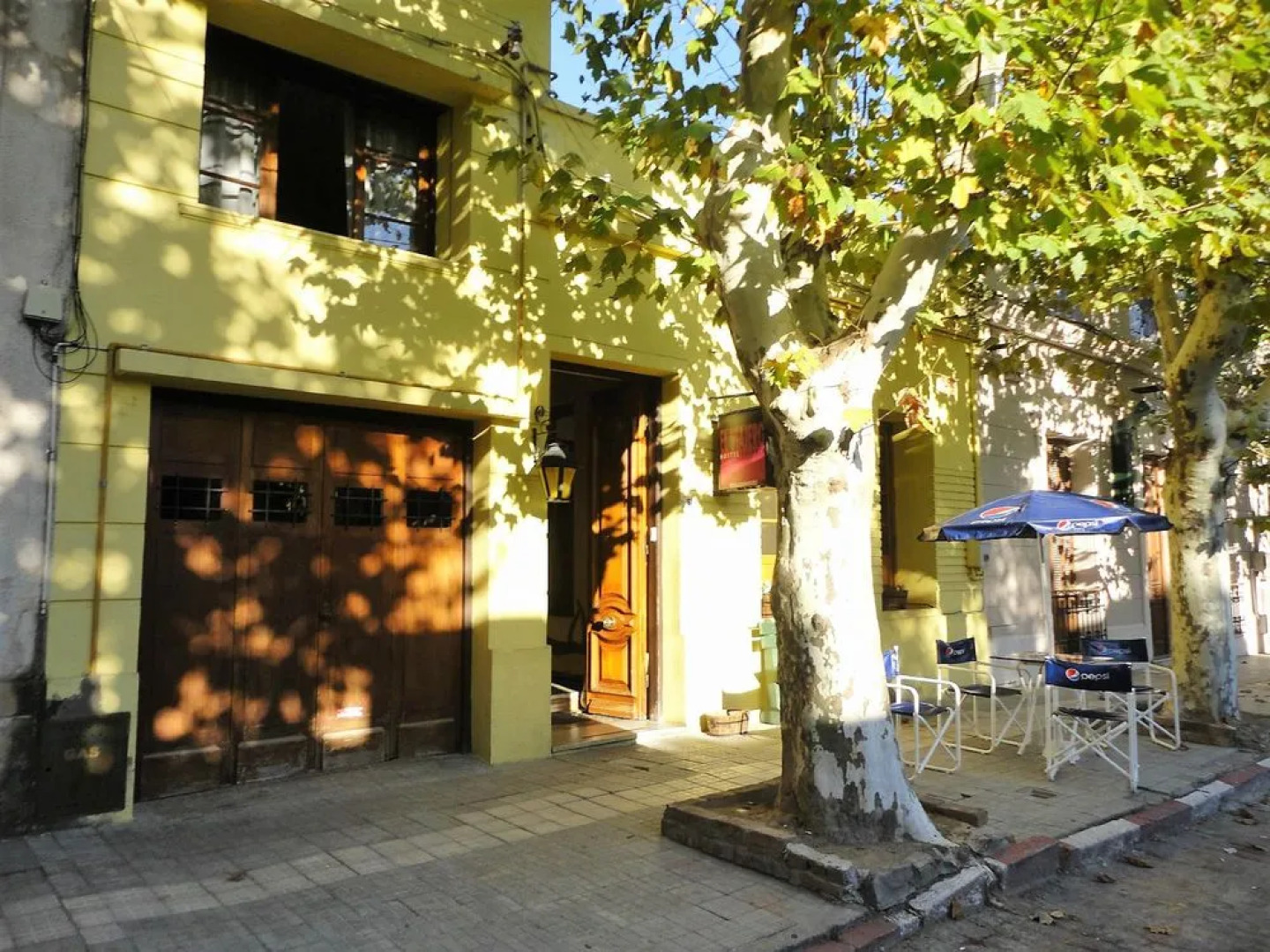 El Viajero Colonia Hostel & Suites