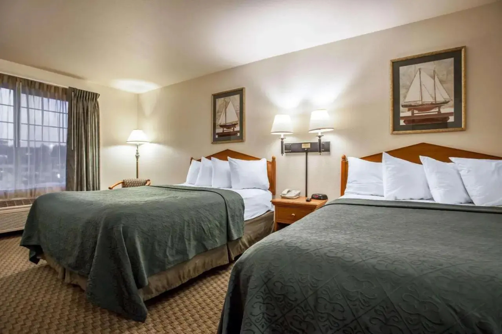 Quality Inn & Suites - 3 Stars