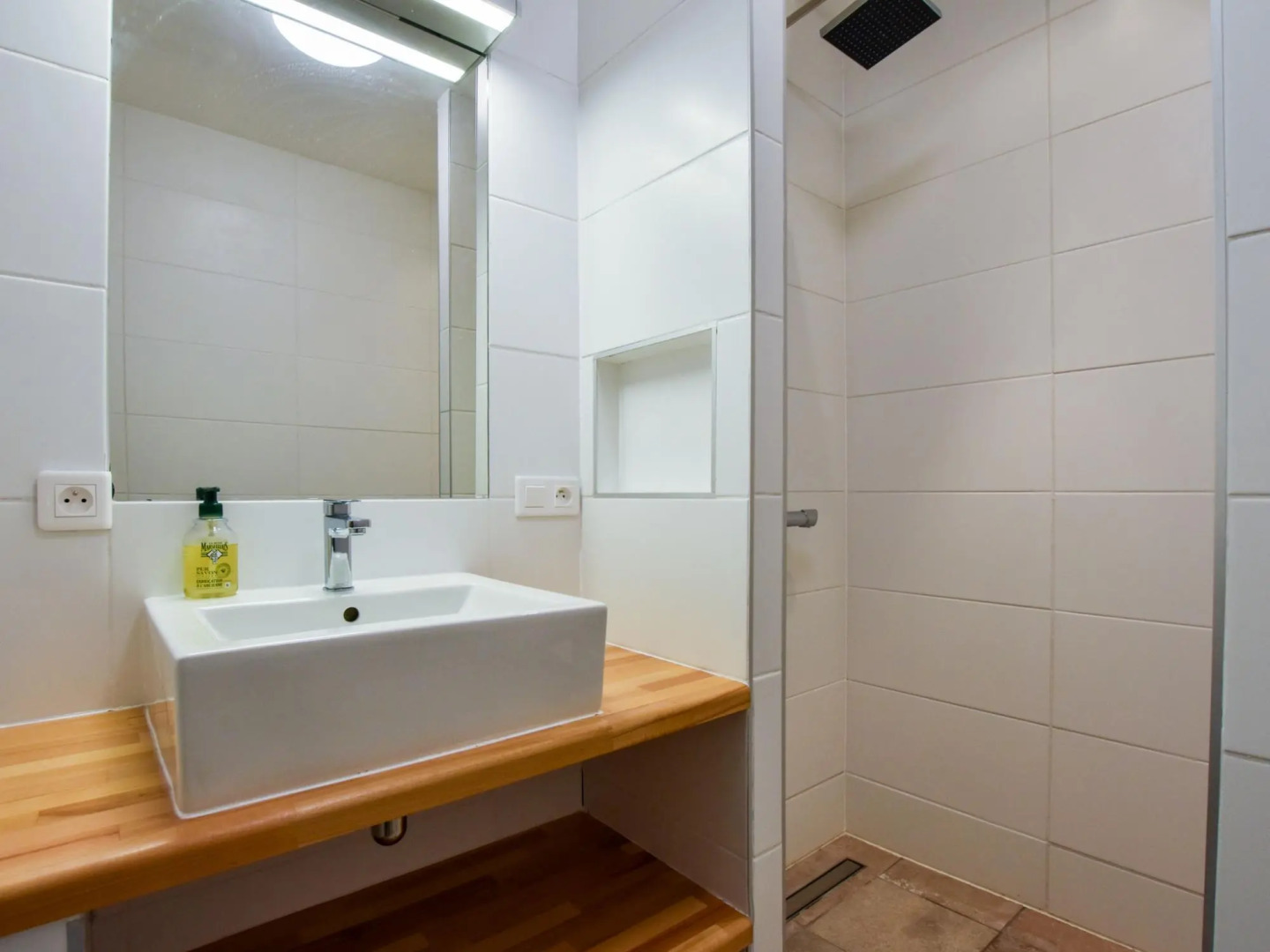 Beautiful Renovated Villa With Private Pool, 2 Terraces and Beautiful View!