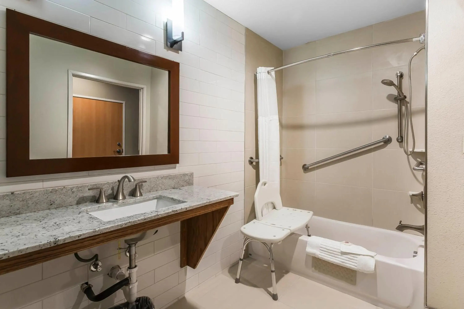 Comfort Suites University