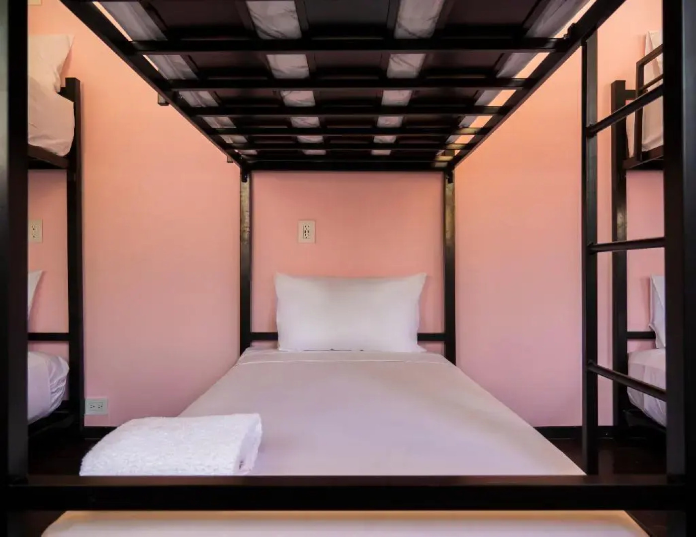 Colorbox beds and rooms by Milenium
