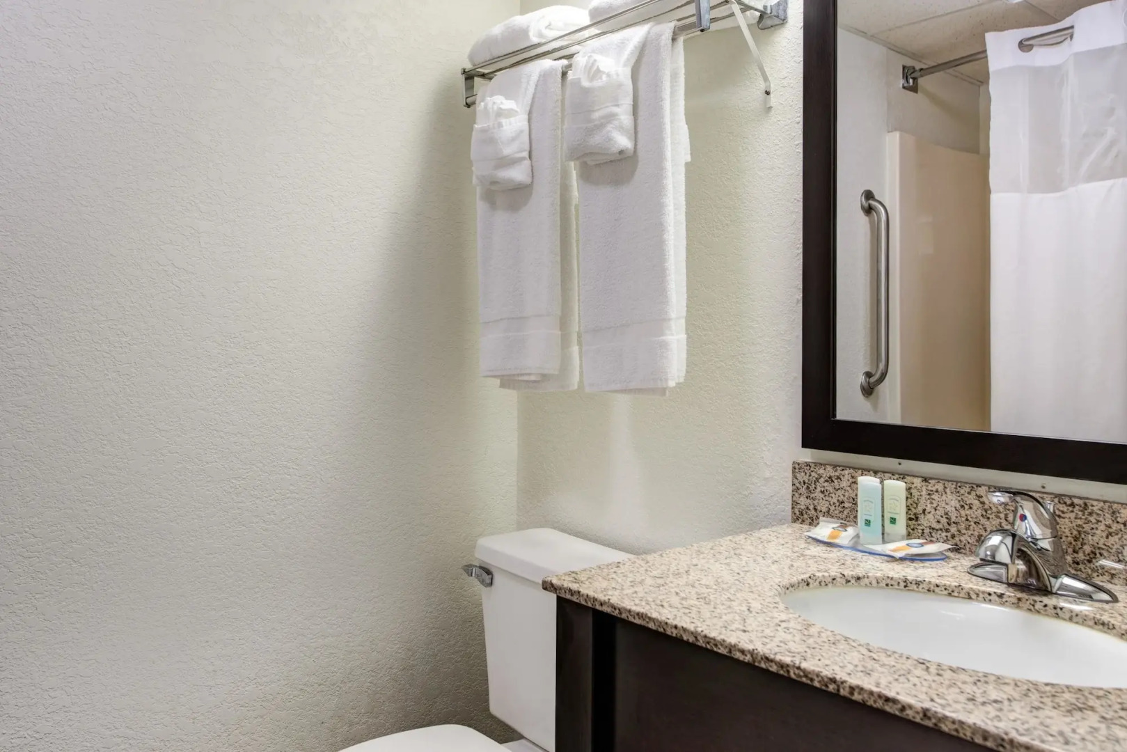 Quality Inn Creekside - Downtown Gatlinburg