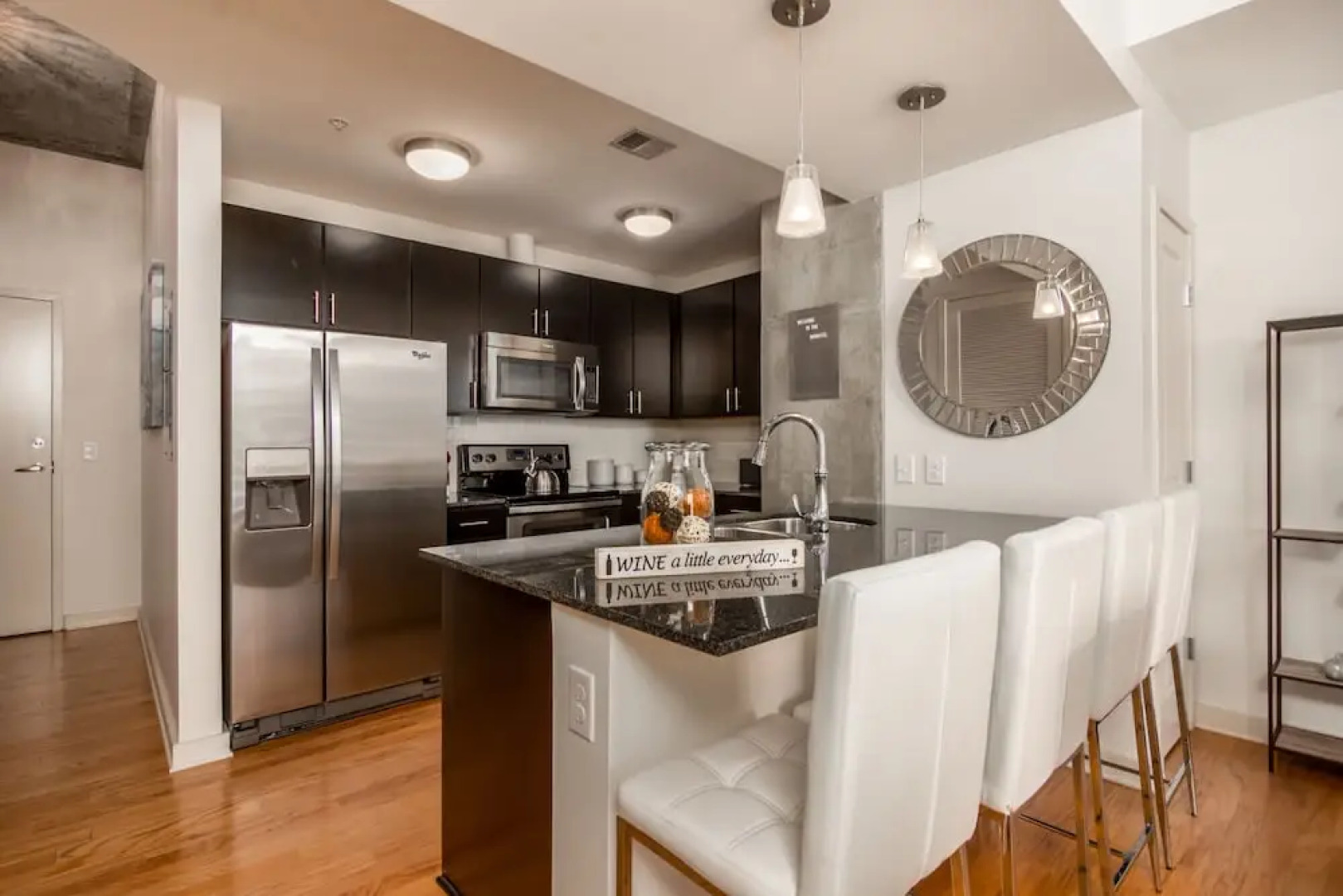 CHIC COLLECTION by NOHOTEL on 6th Street