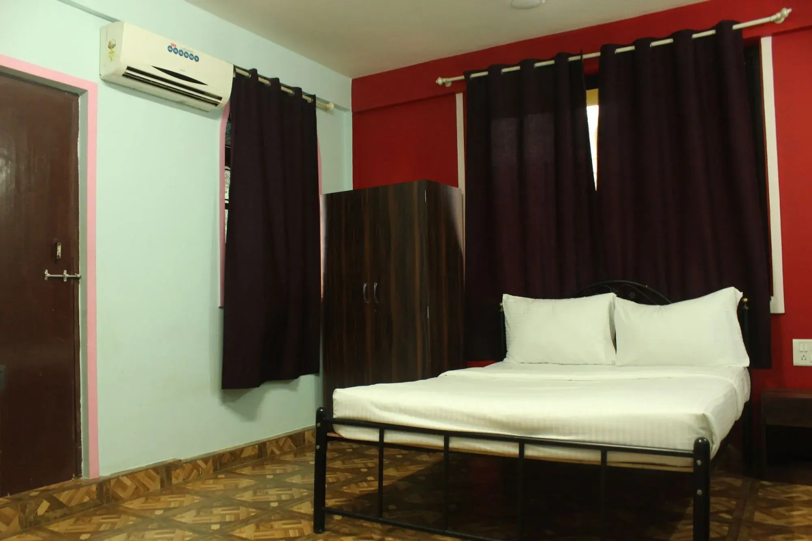 Smiley Holiday Homes