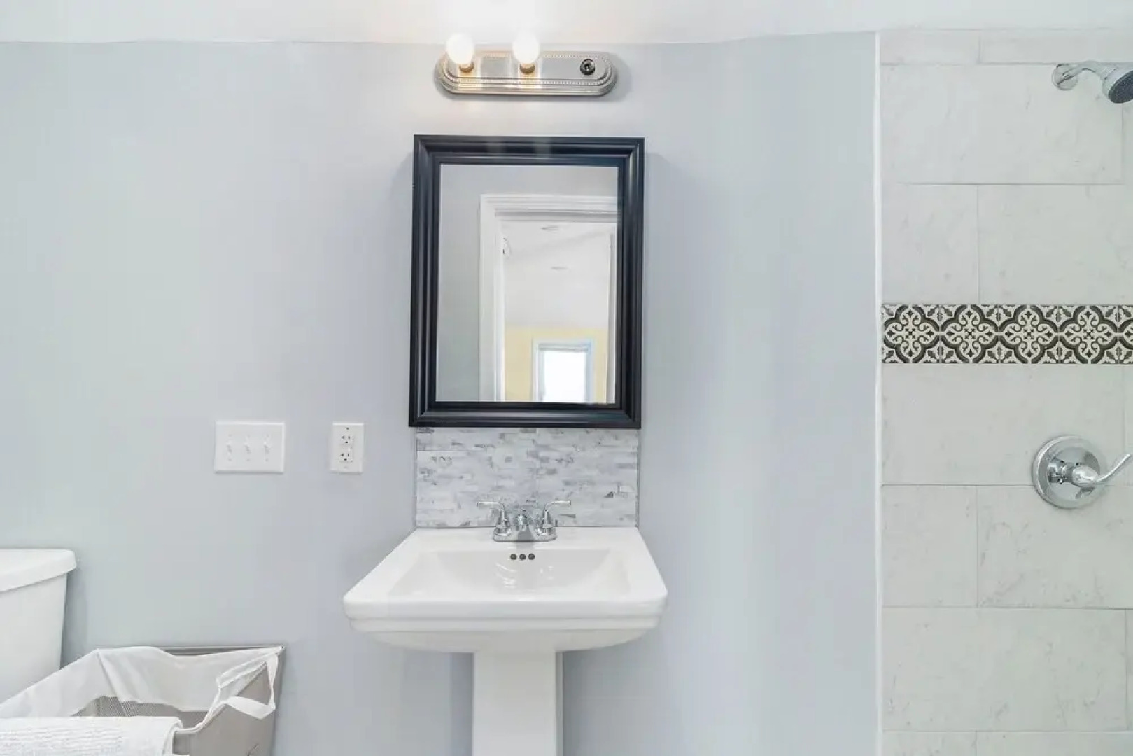 Spacious Coastal Tiverton Waterfront Getaway 3 Bedroom Cottage By Redawning