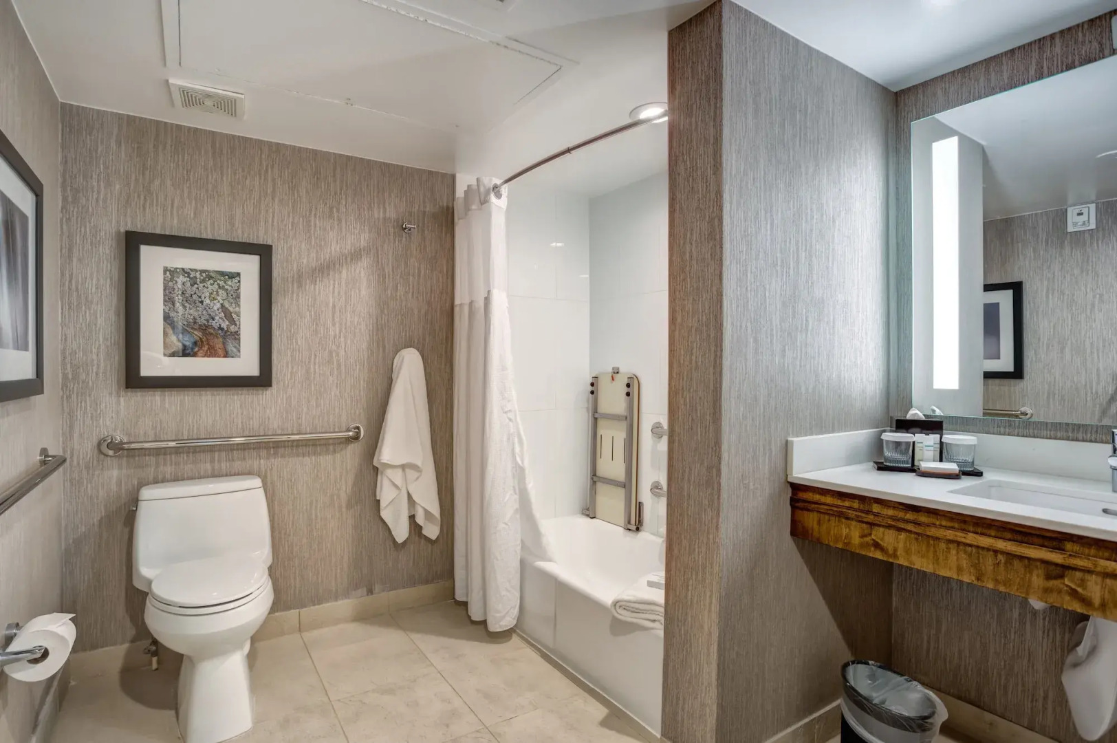 Embassy Suites by Hilton Orlando International Dr Conv Ctr