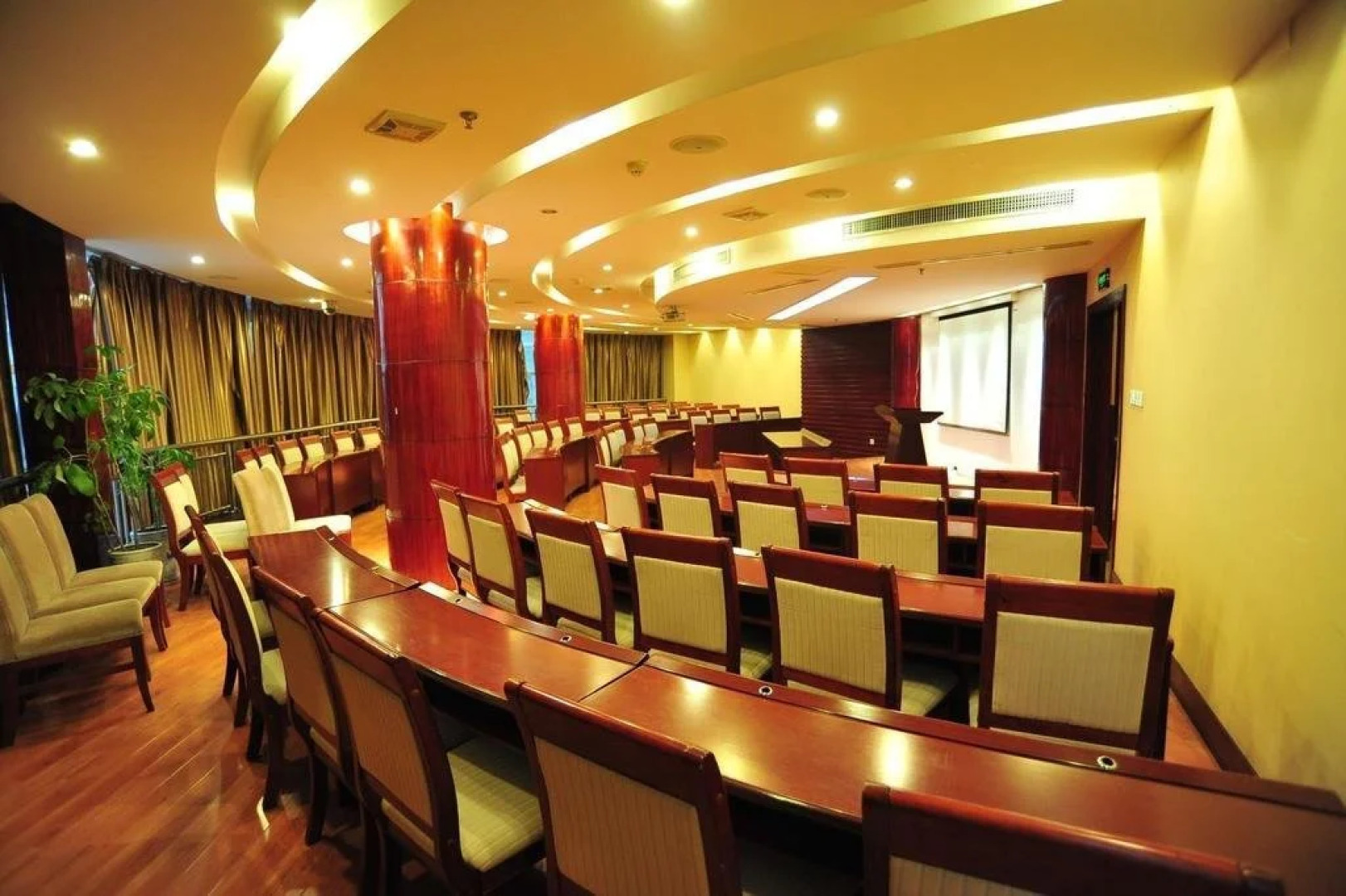 Fuyang Jinggong Hotel