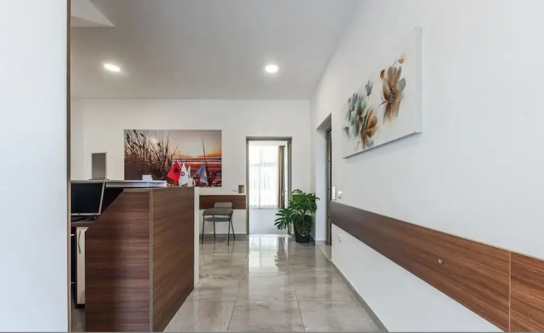 Modern Studio by the Beach - Orkidea