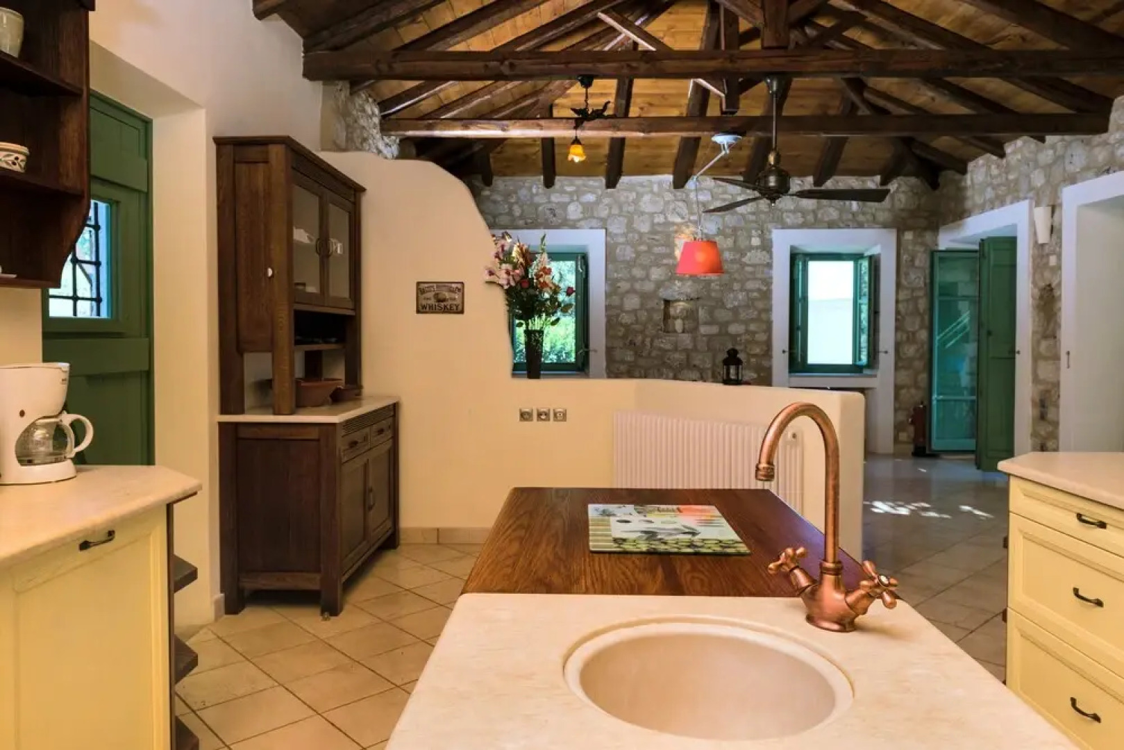 Self-catering Luxury Stone Holiday Villa With Infinity Pool and Panoramic View