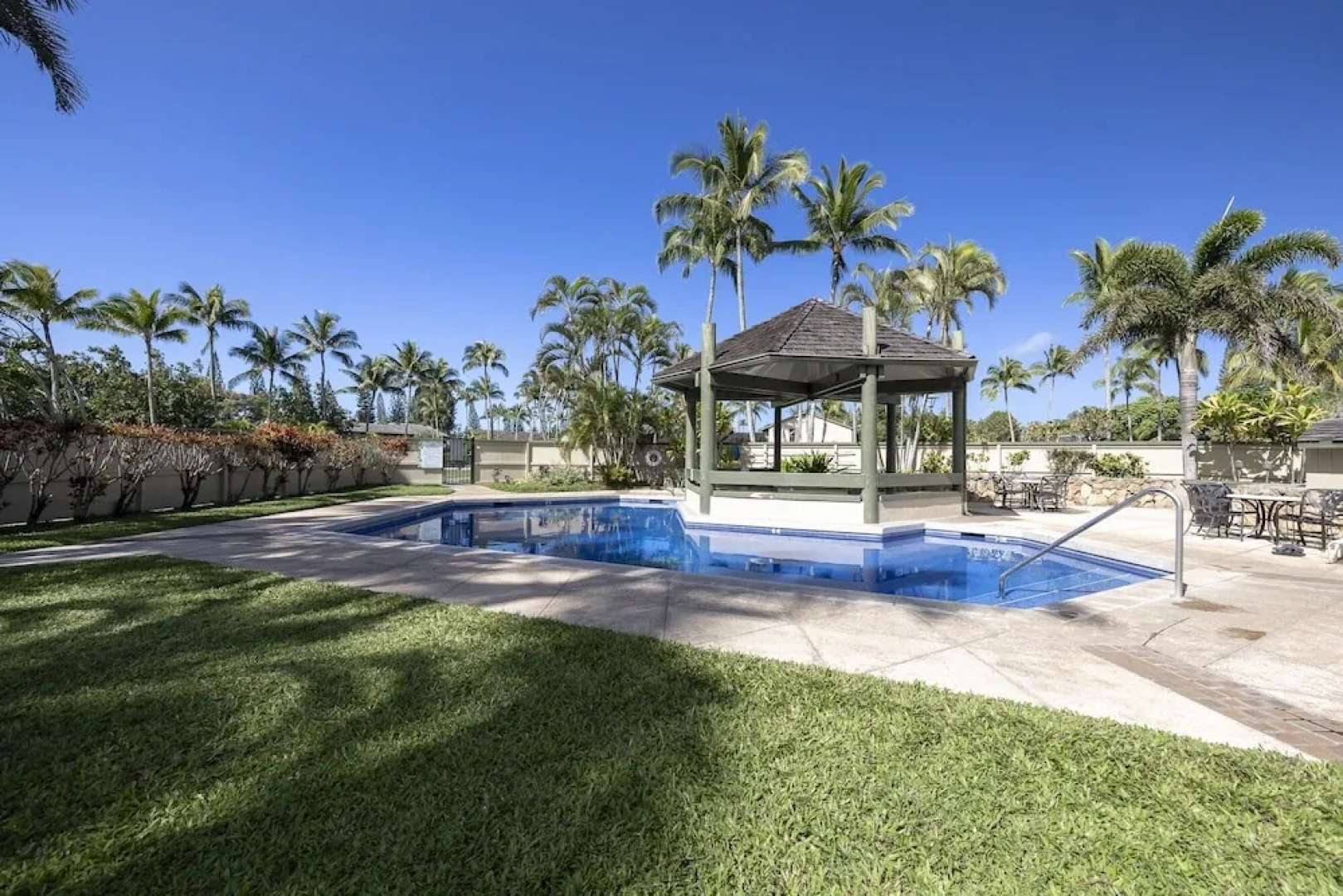 Kuic146w 1 Bedroom Condo by RedAwning