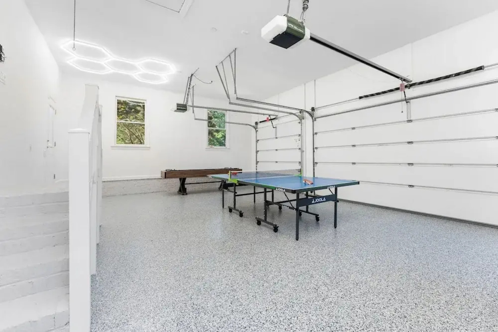 Shoreway Cove by Avantstay Waterfront Pool Dock