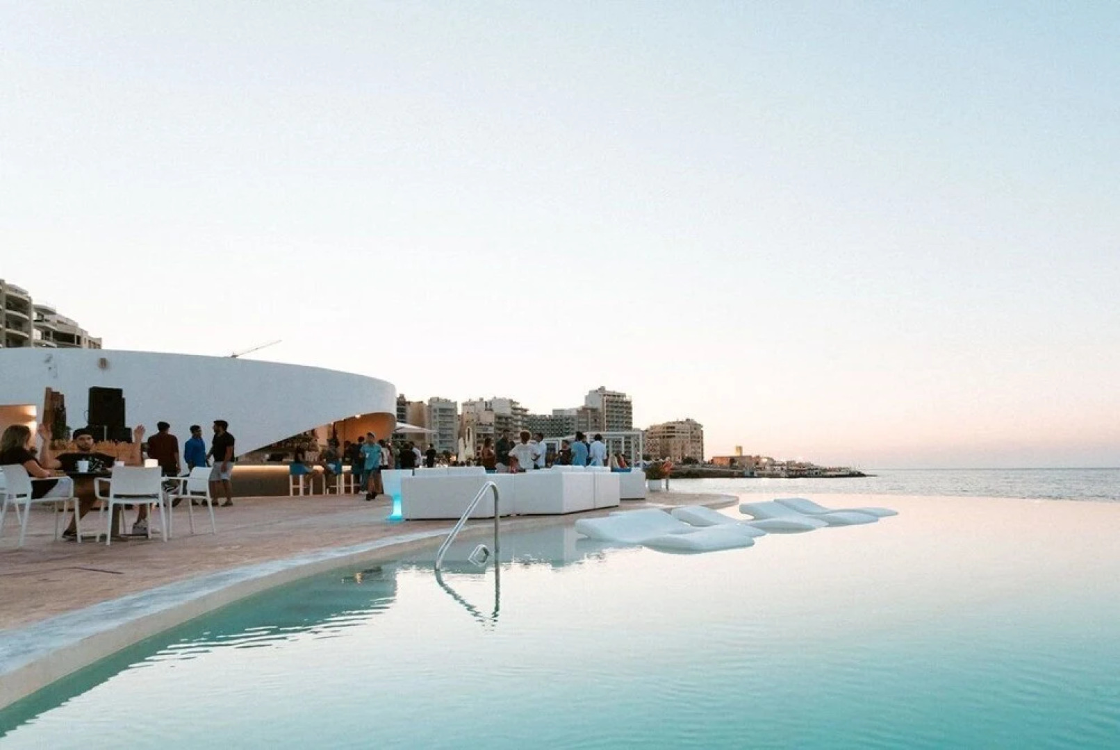 Stunning Apartment in a Central Location With Views