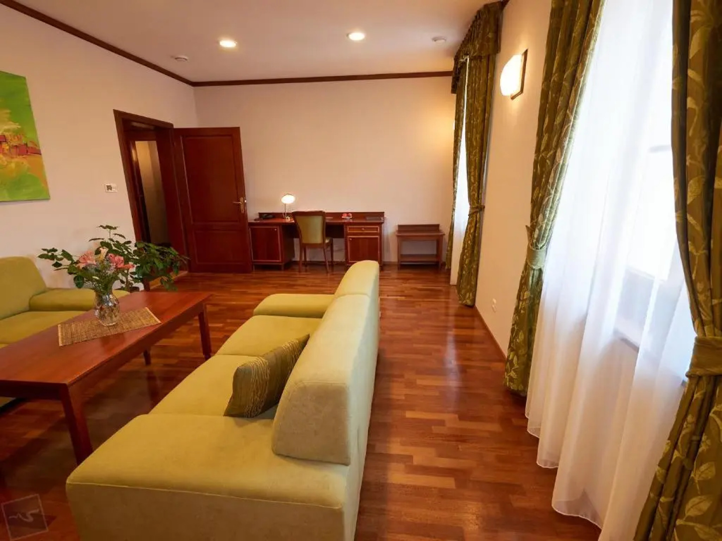 Hradná stráž Hotel&Apartments