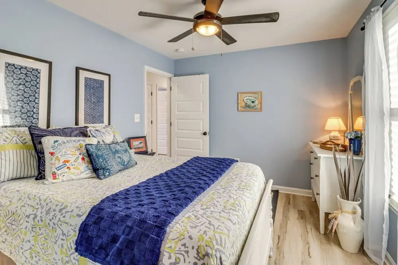 Walk to Potomac River: Colonial Virginia Retreat