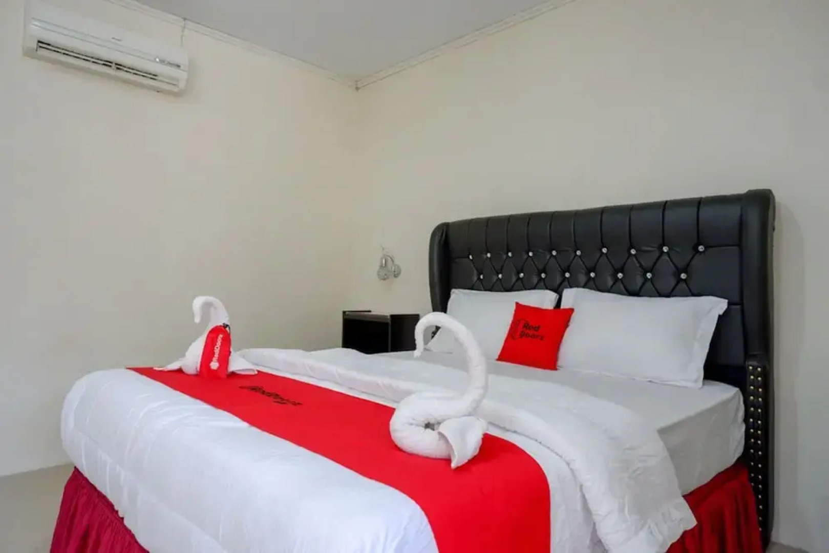 RedDoorz Plus @ Alam Raya Hotel