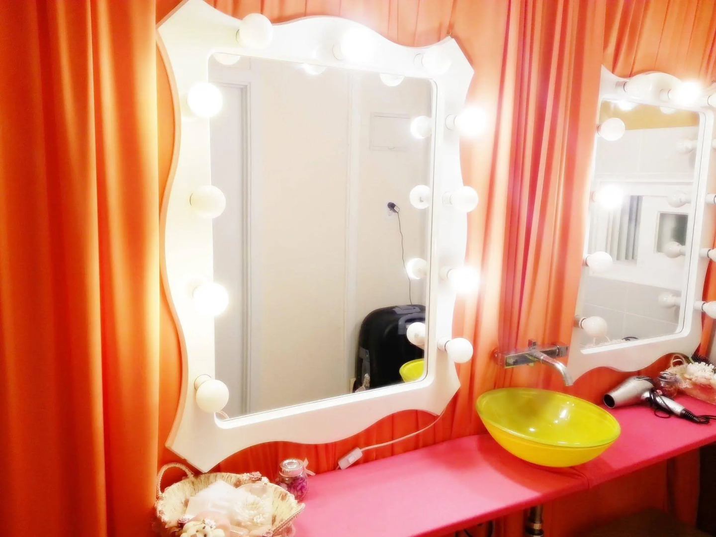 Crossroad Backpackers