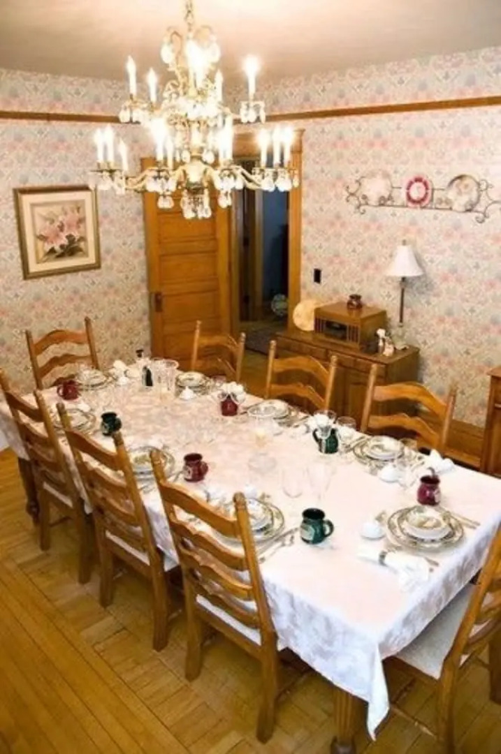 Lindsay House Bed and Breakfast