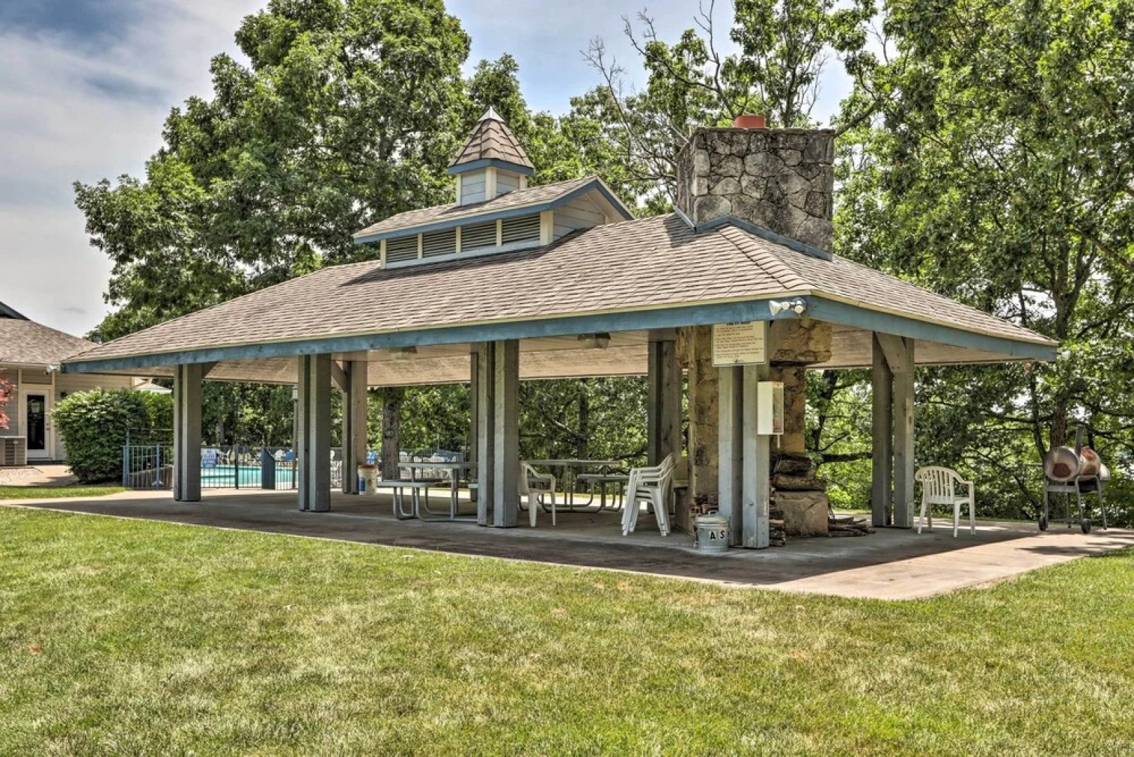 Lakefront Ozark Getaway w/ Views + Community Perks