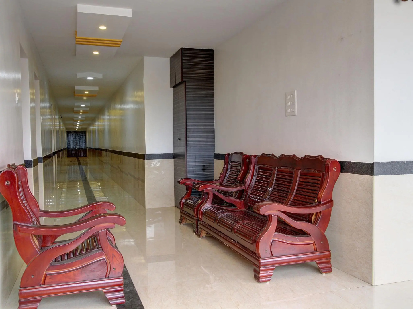 OYO 15850 K S Residency