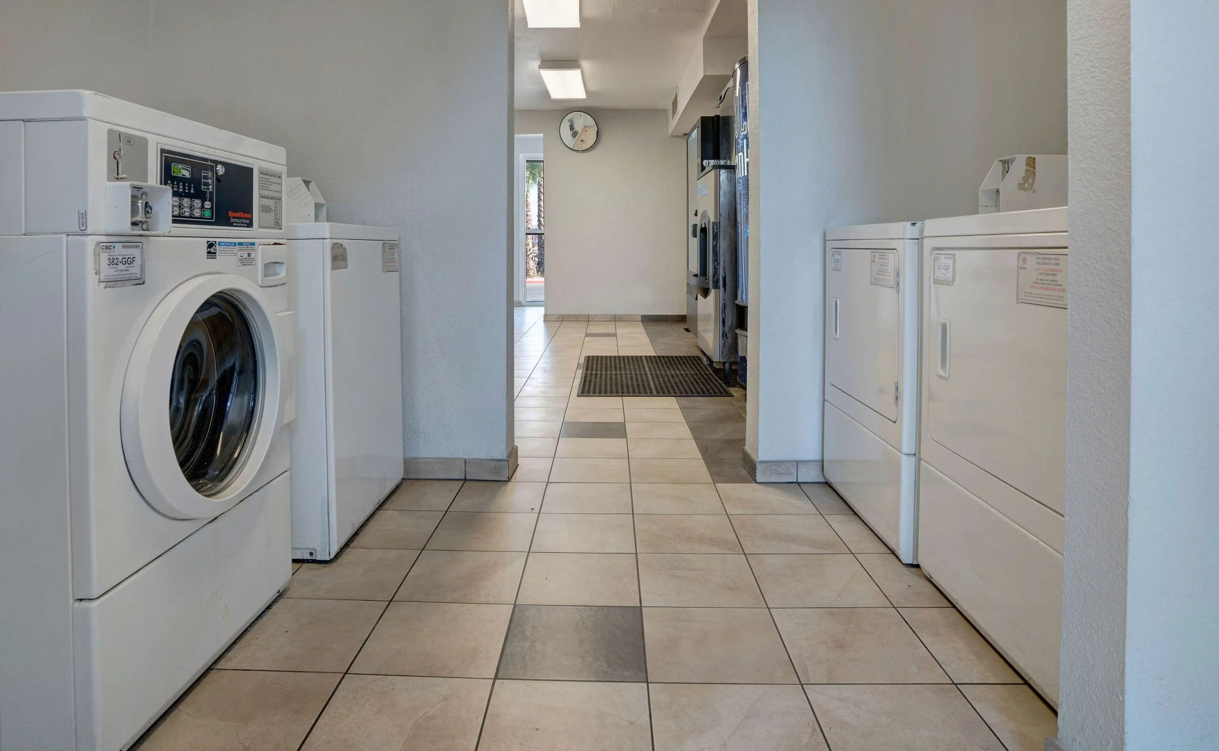 Motel 6 Bakersfield, CA - South