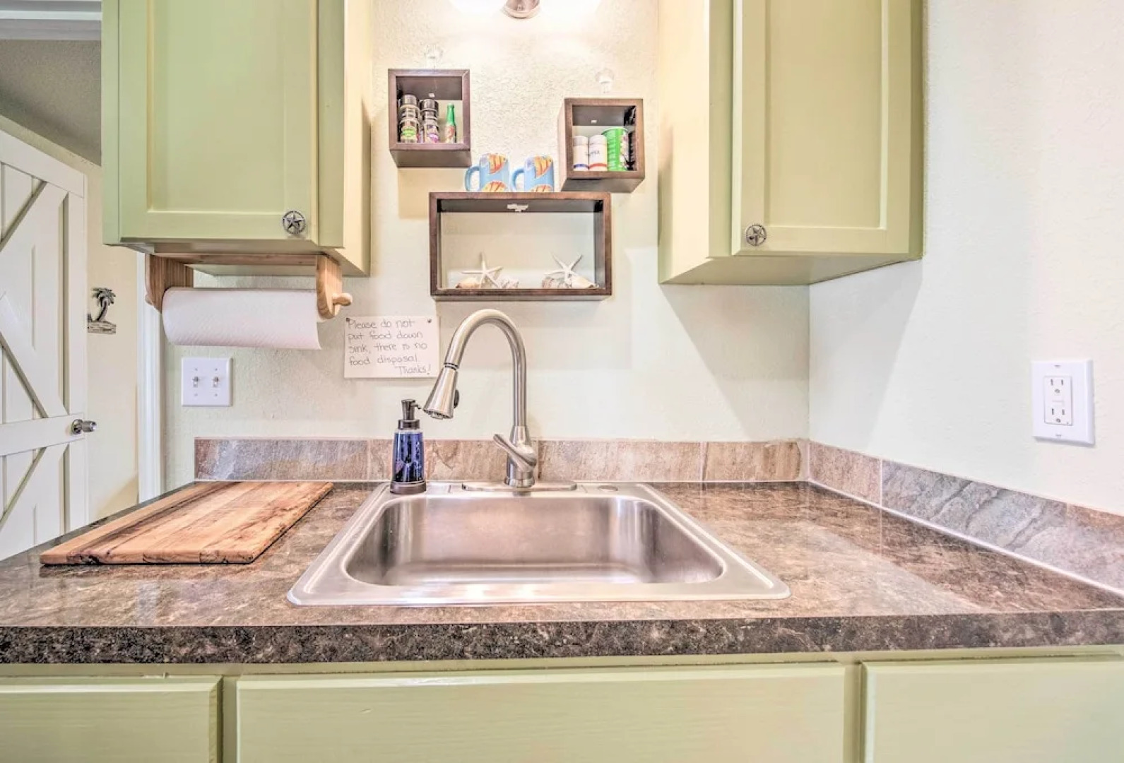 Half-mi to Seadrift Harbor: Seadrift Home w/ Deck