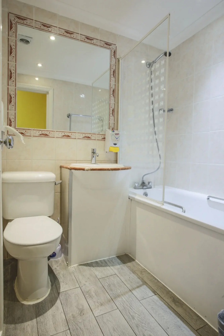 Smart Hyde Park View - Hostel