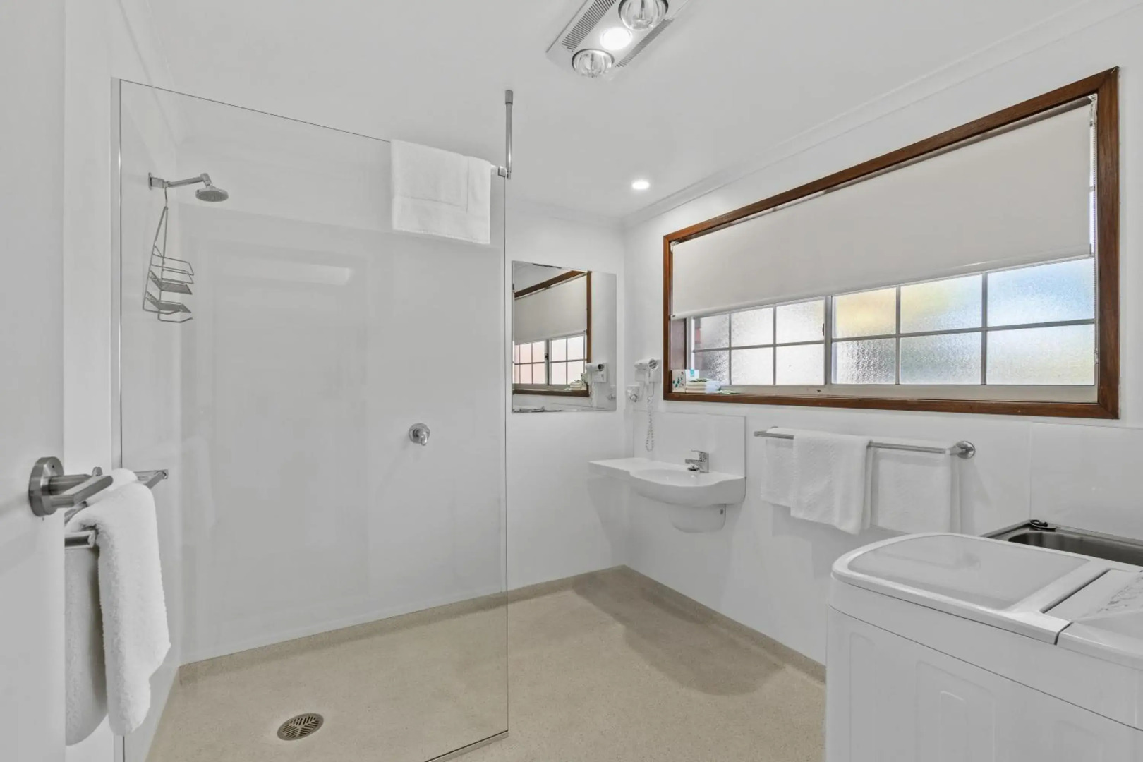 Riverfront Motel & Restaurant