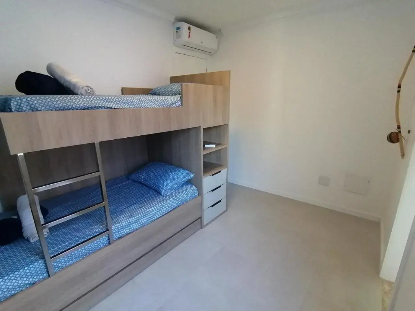 Triplex pé na areia com 3 suítes próximo Salvador