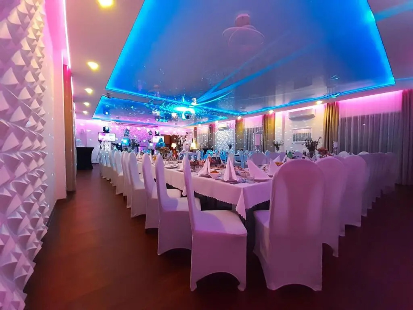 Route One - Restauracja & Pokoje Hotelowe