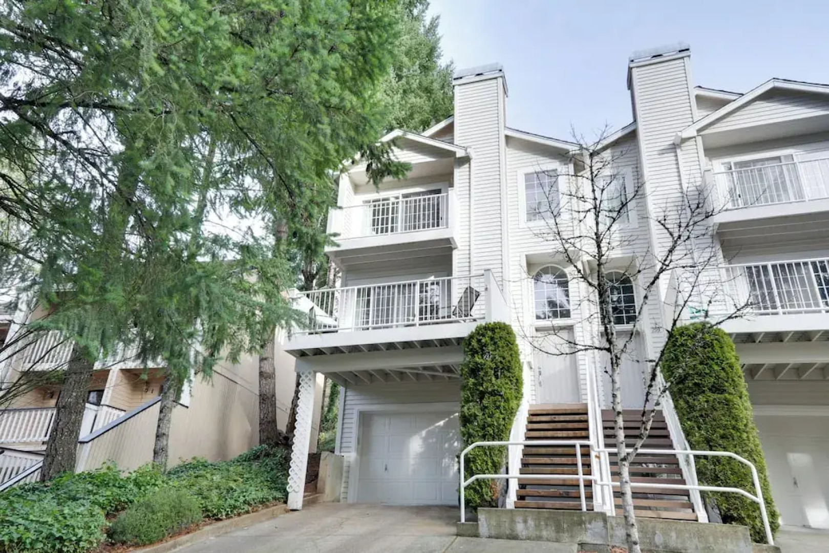 Lake Oswego Home w/ Deck 9 Mi to Downtown Portland