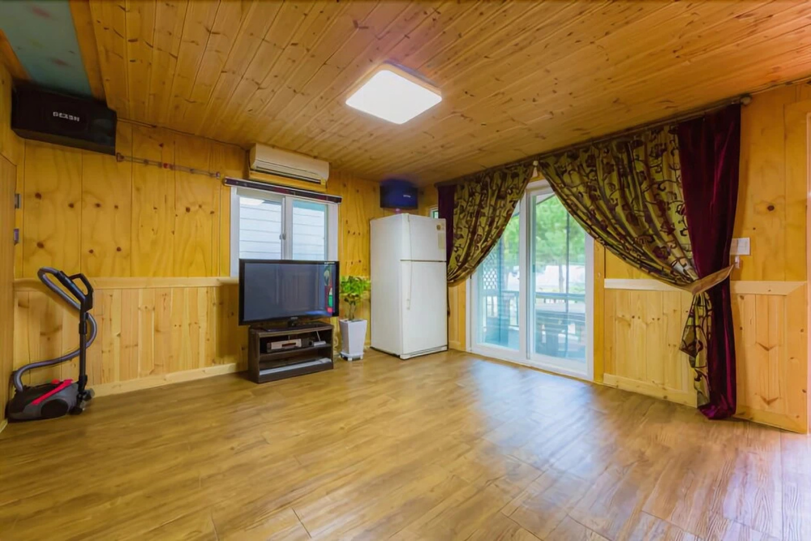 Yangpyeong Wide-garden House Pension