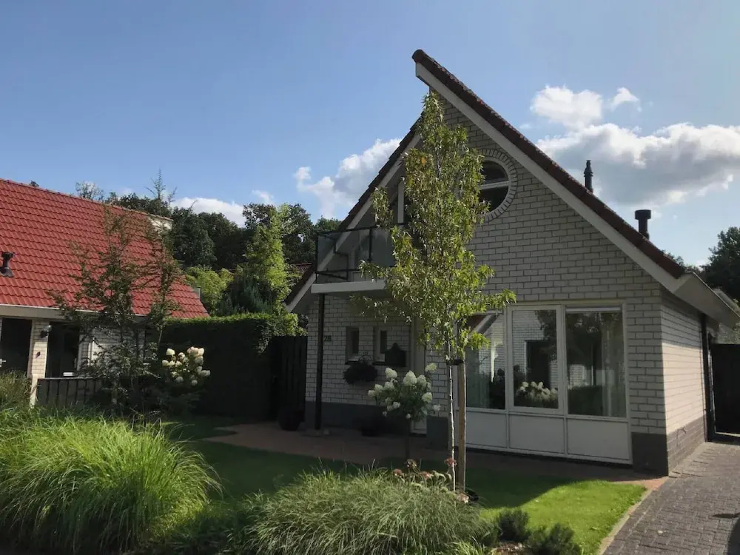 Holiday Home for Rent Near Swimming Pool and Golf Course