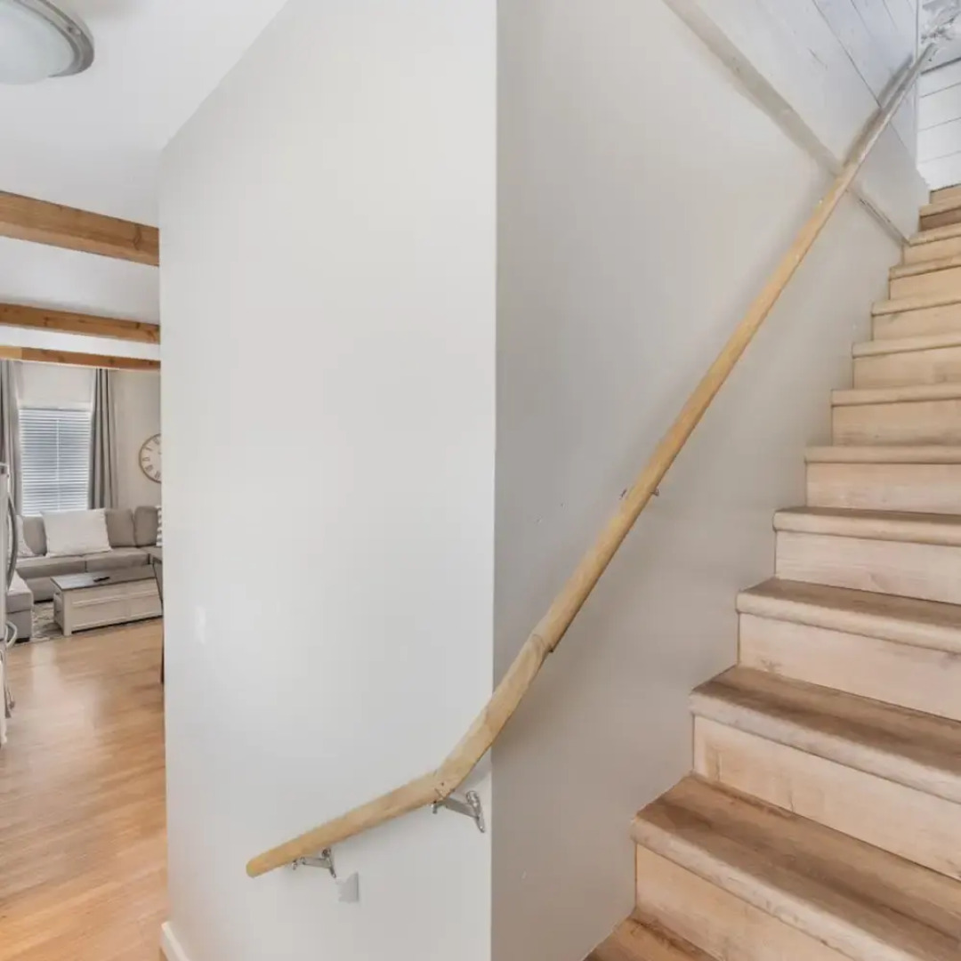 Stockyards- 4min Pet Friendly 3BR Luxe Gem