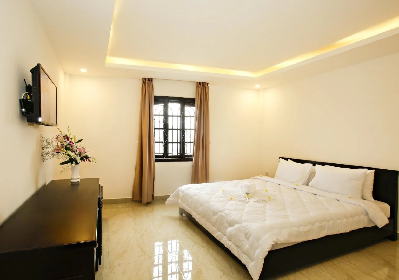 Pho Hoi Riverside Resort