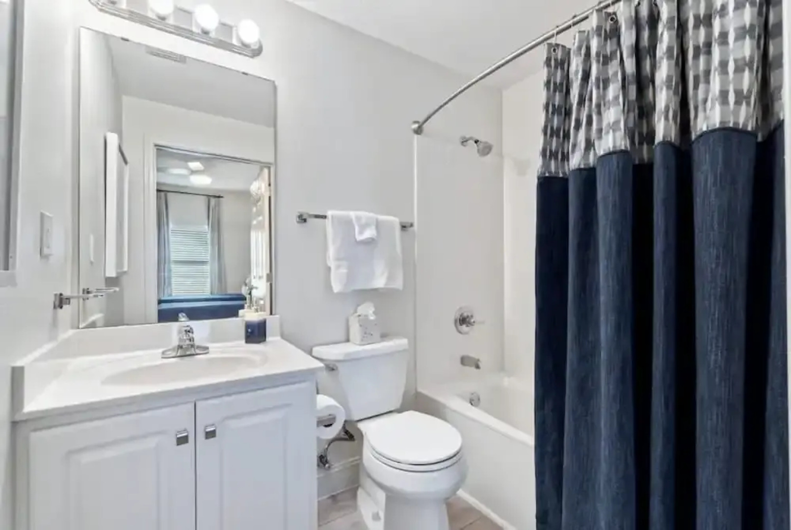 Sea Salt Villa 3 Bedroom Condo by RedAwning