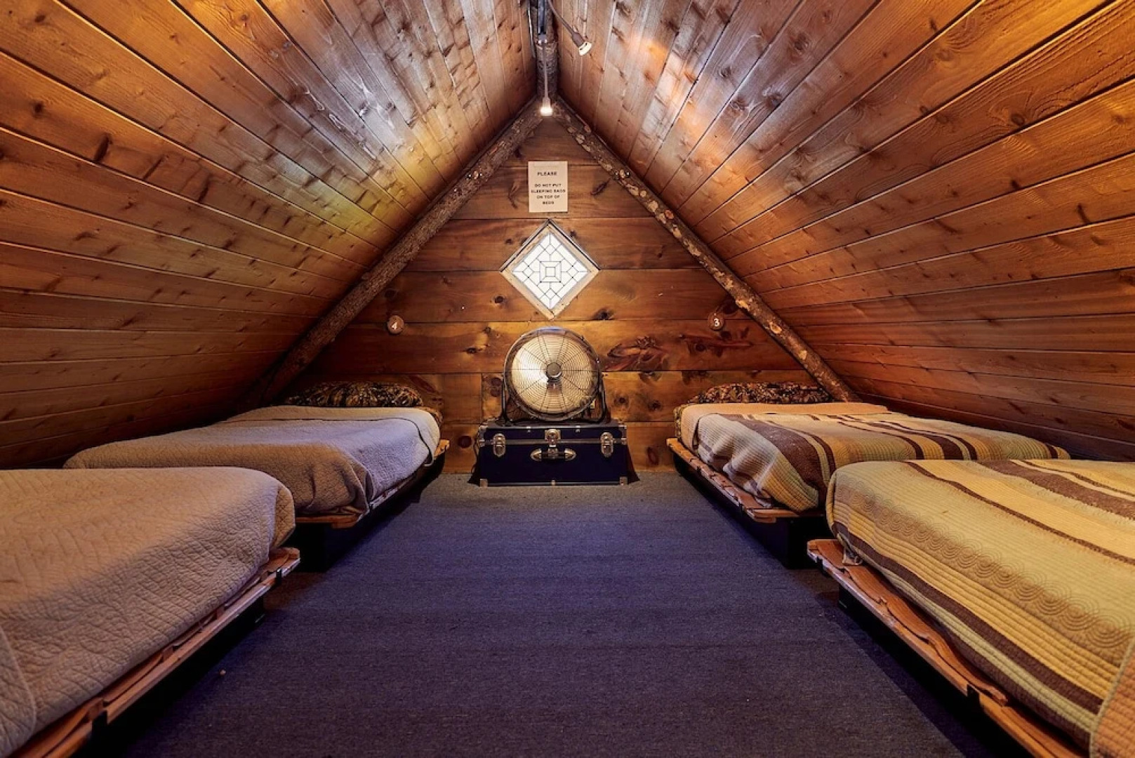 Mountain Harbour B&B and Hiker Hostel