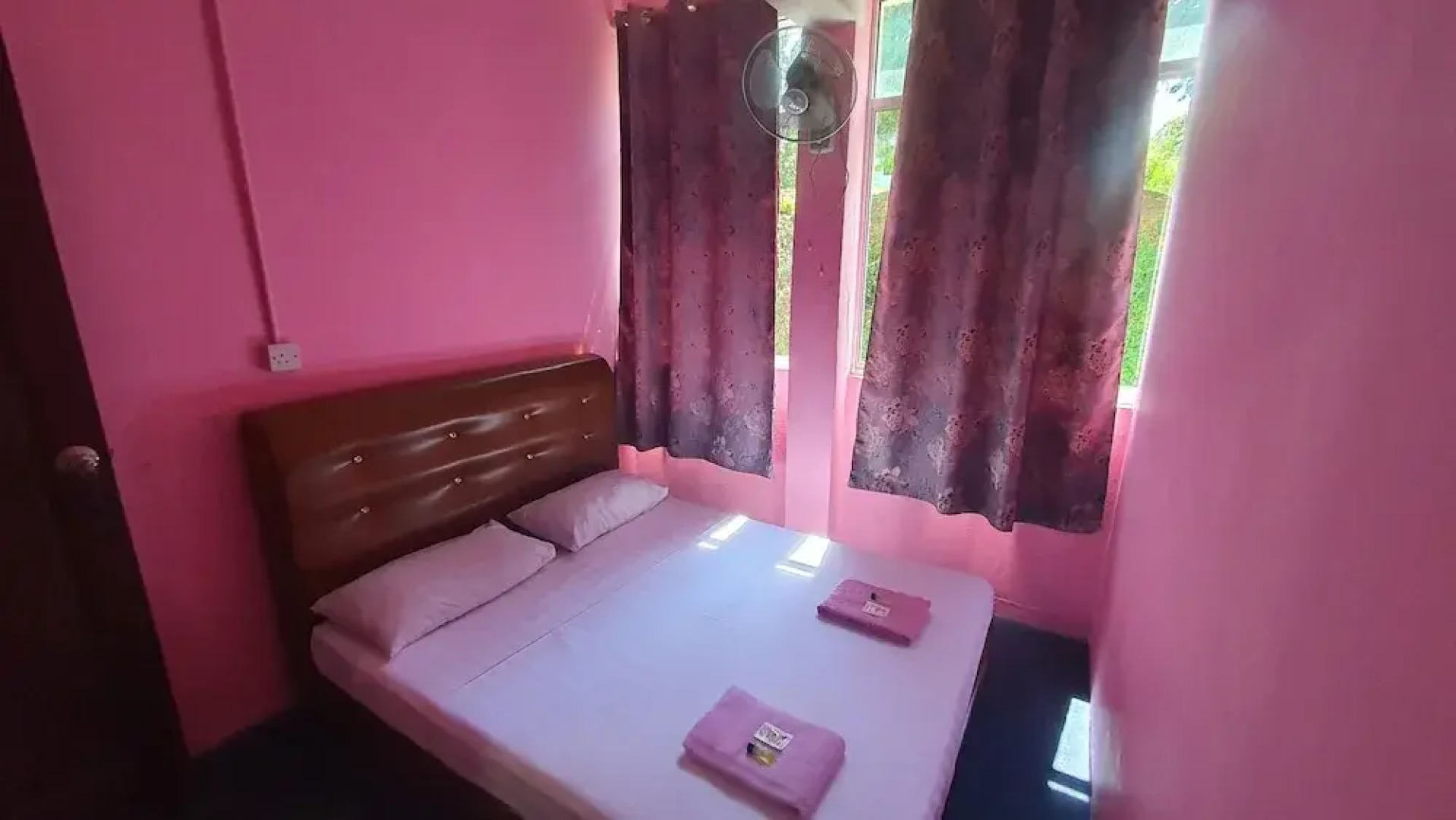 OYO 90798 Two Two Inn