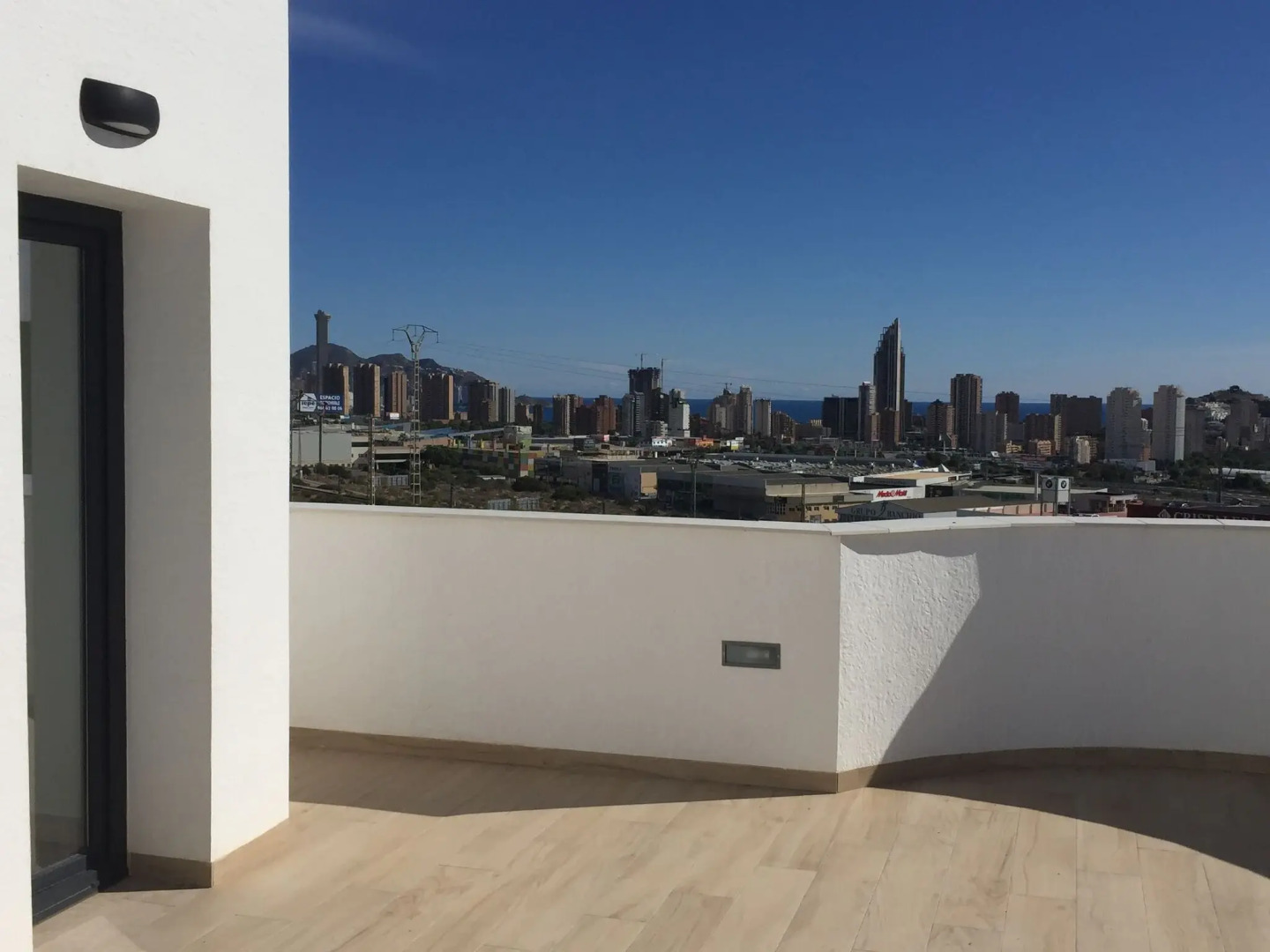 Modern holiday home in Finestrat with sea views