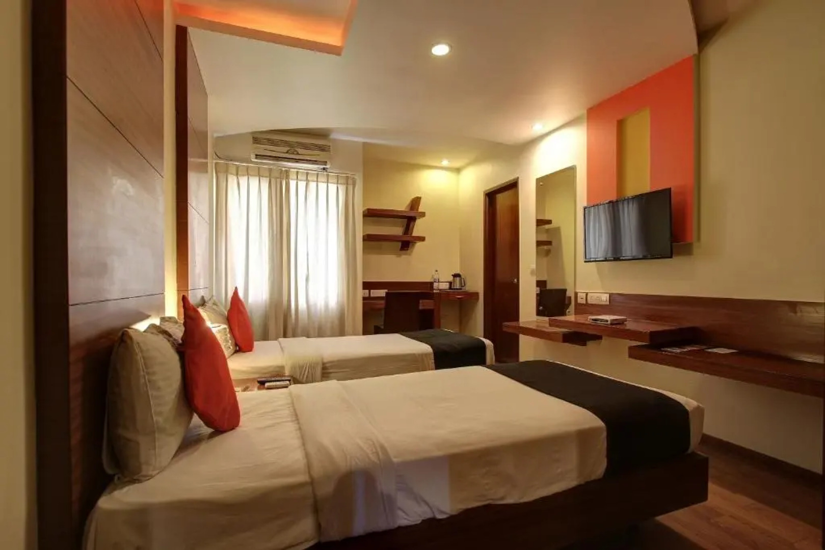 Capital O Hotel Pemachen