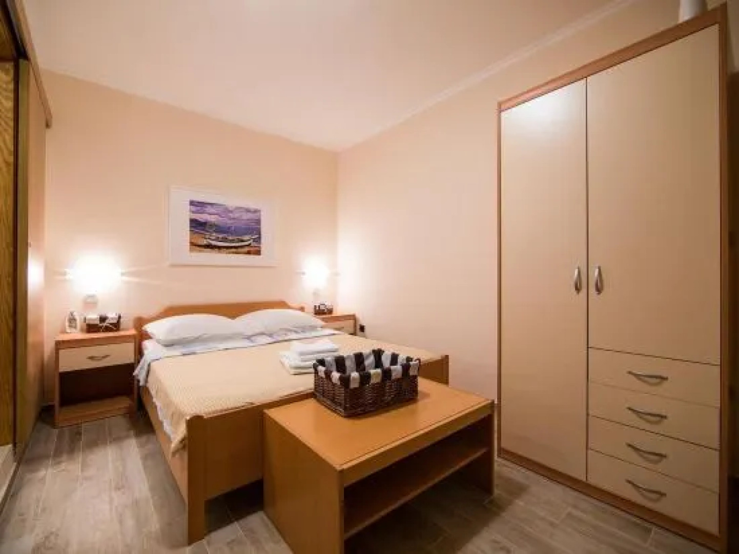 Accommodation Triton