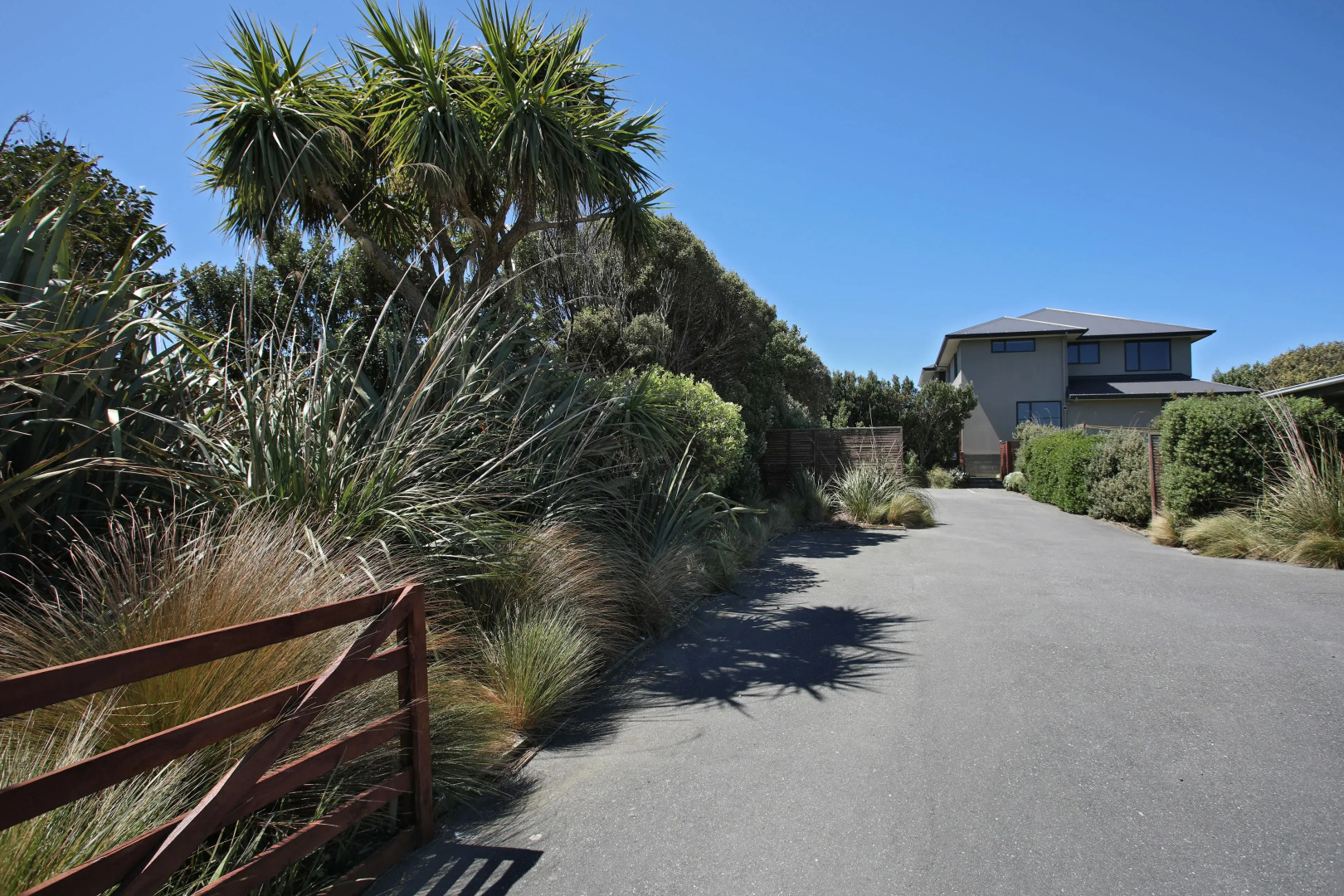 Curio Bay Salt House Motel
