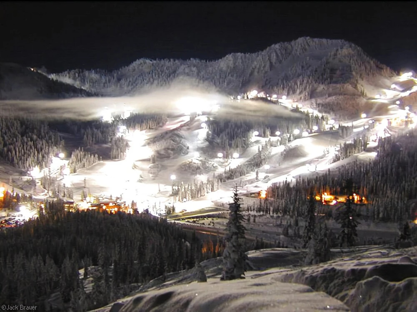 Timber View Lodge - Three Bedroom Home with Hot Tub