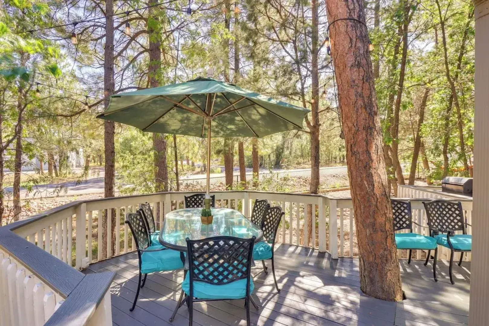 Deck + Game Room: Lakeside 'blue Jay Chalet' Cabin