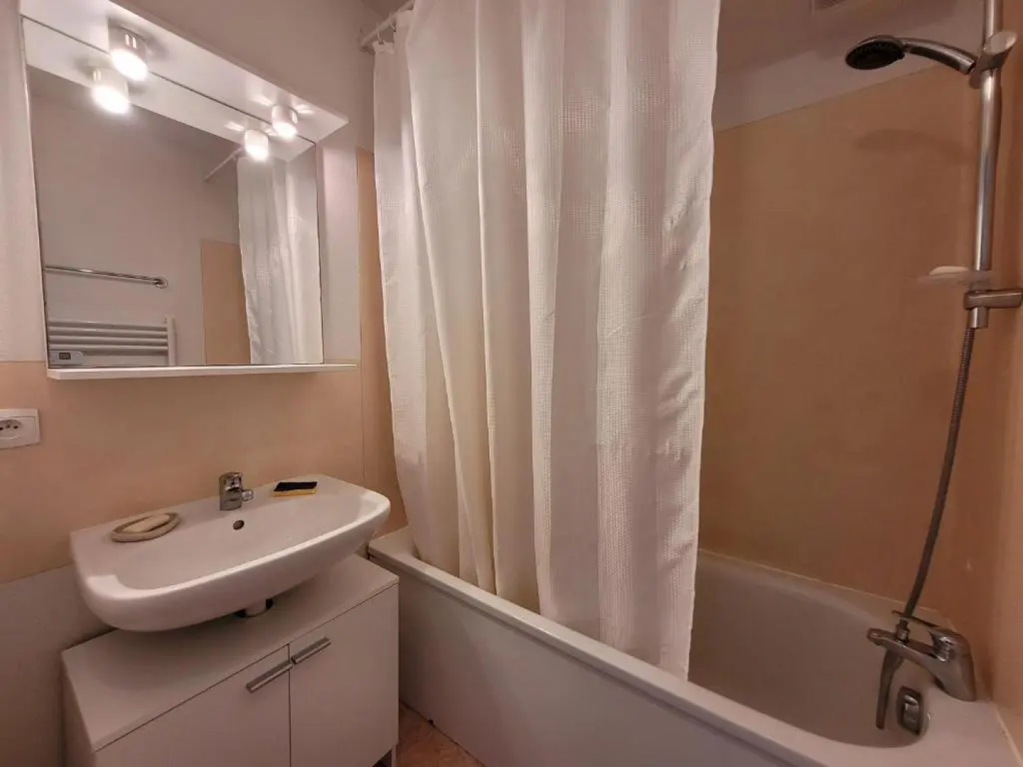 Appartement 6 places proche plage et avec piscine