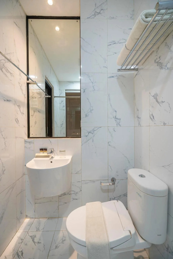 Front One Boutique Karawang