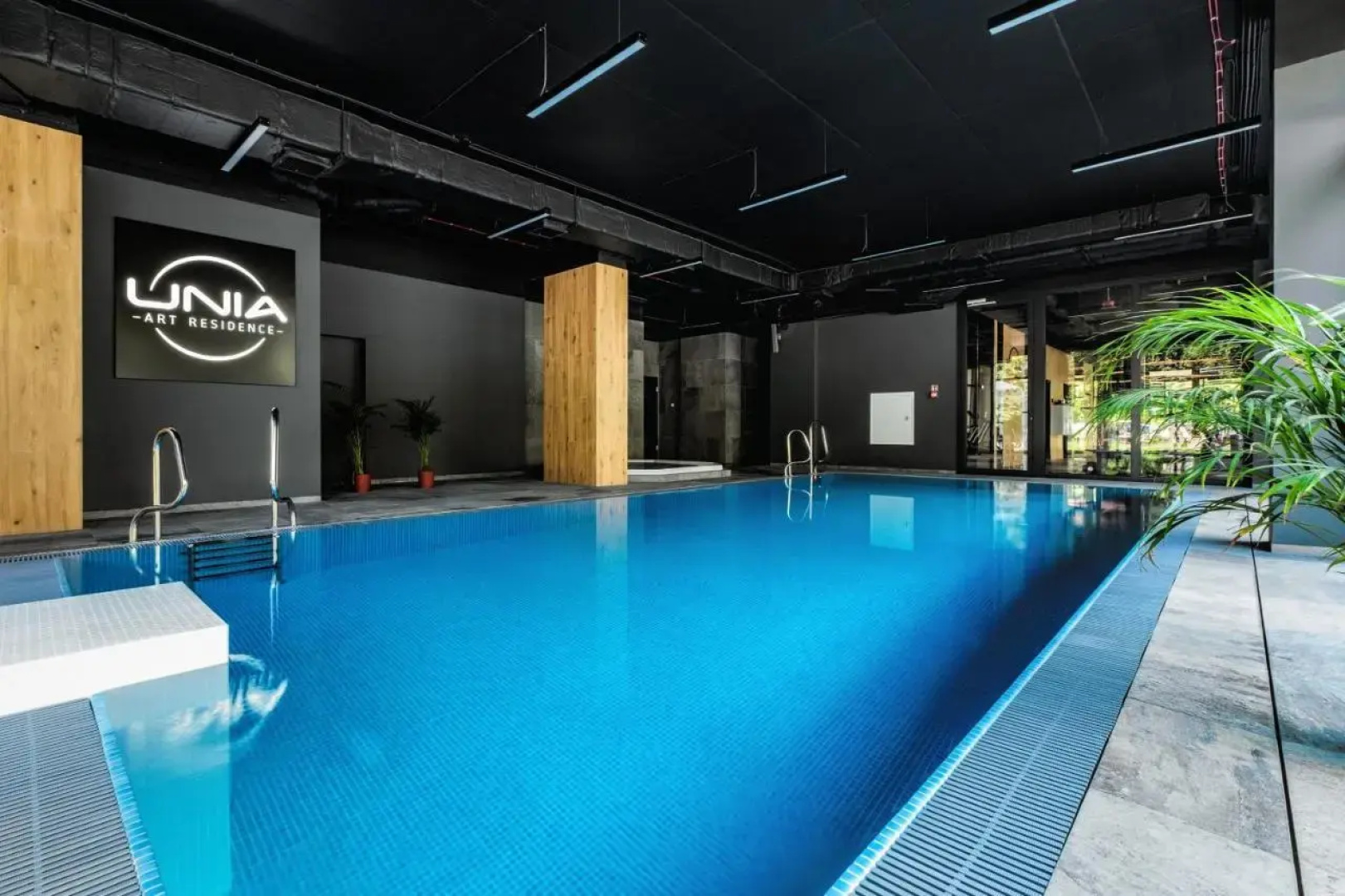 PLATiNIUM RESIDENCE&SPA BASEN-SAUNA CENTRUM