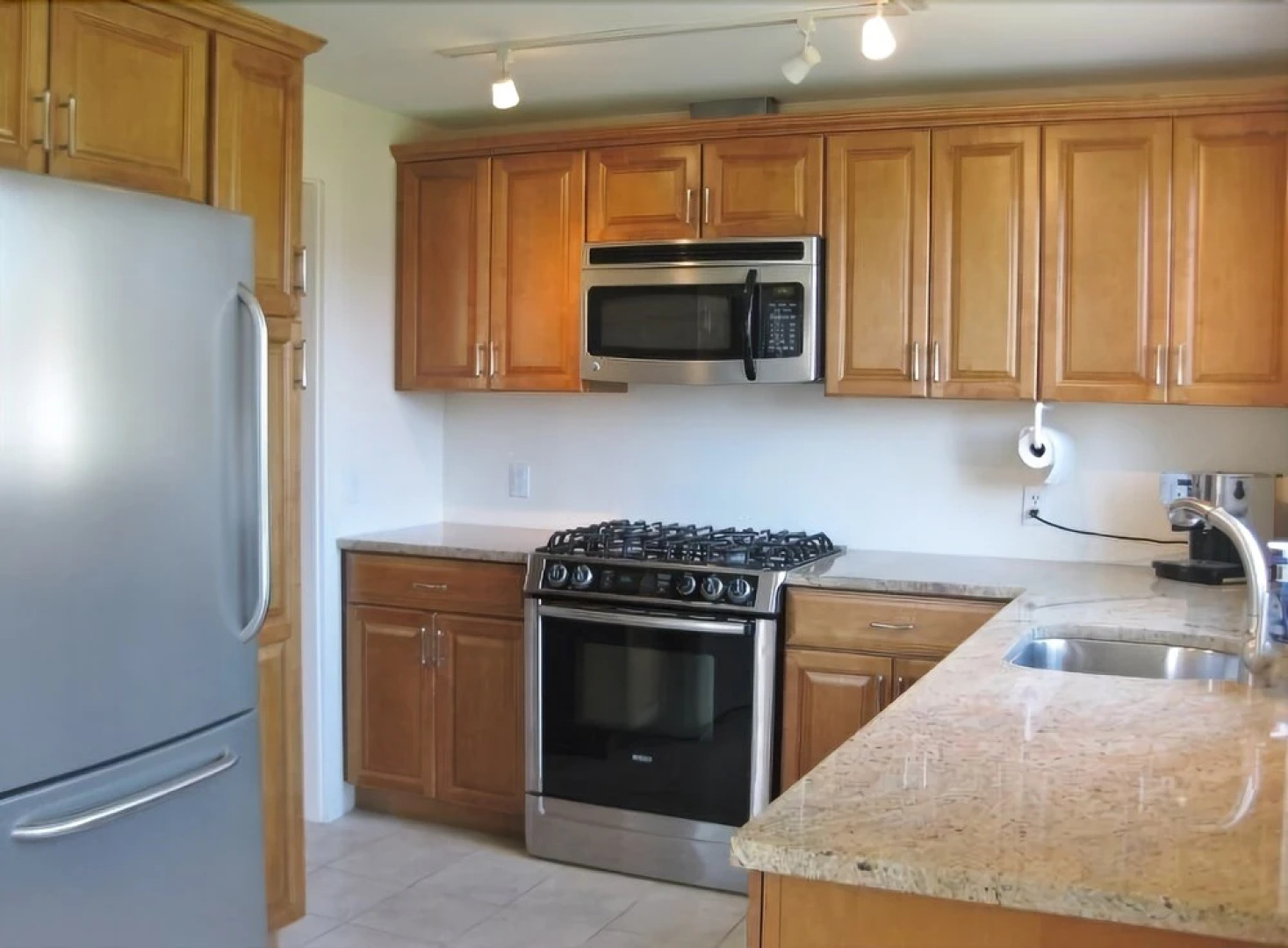 570 State - 2 Bedroom House