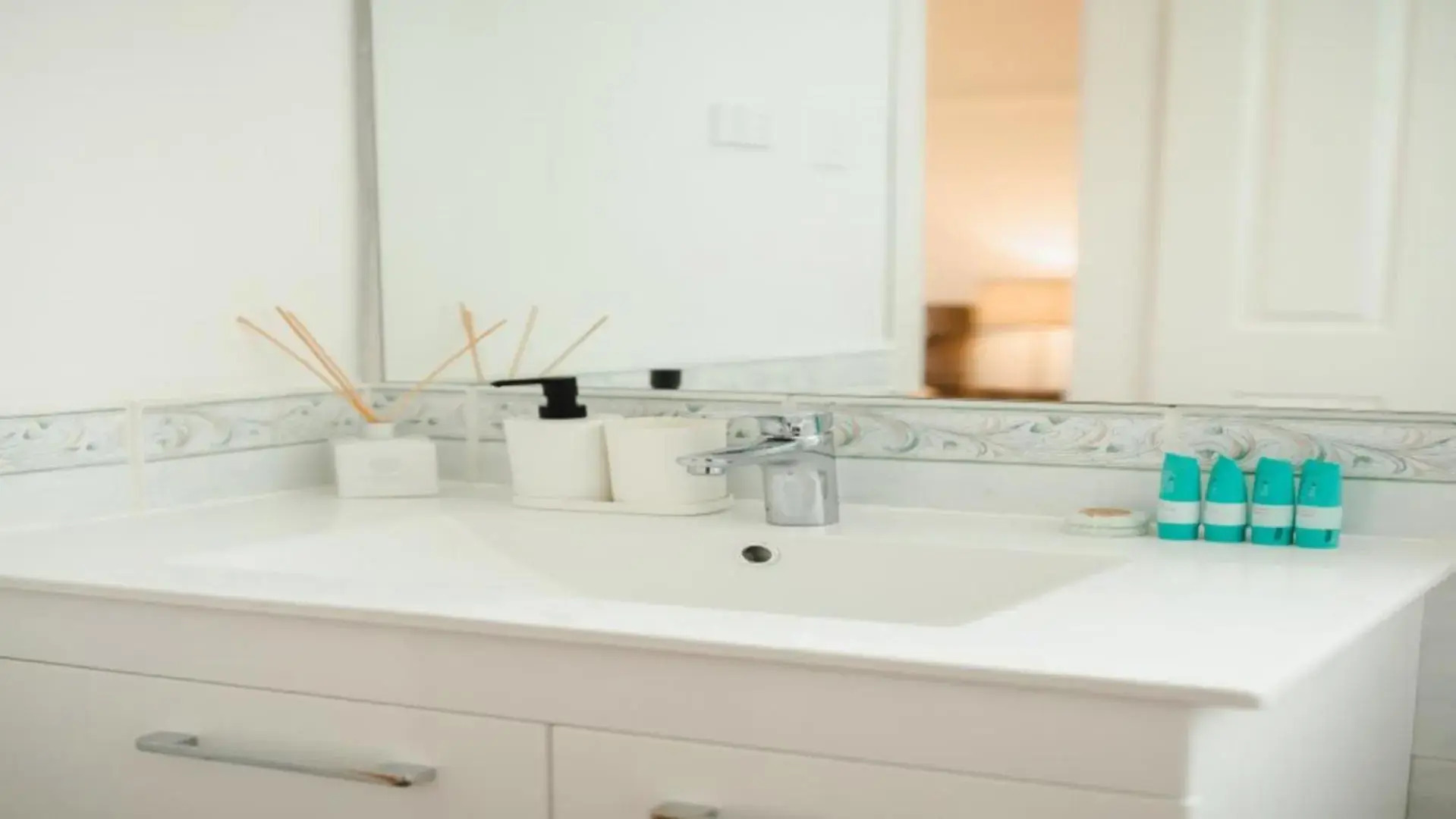 Sussex House Caravan Park