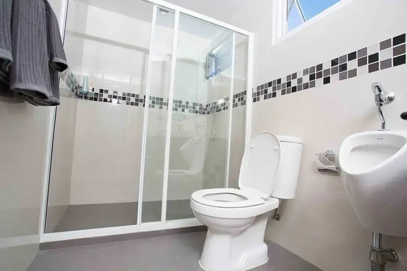 BBG Seaside Luxurious Service Apartment