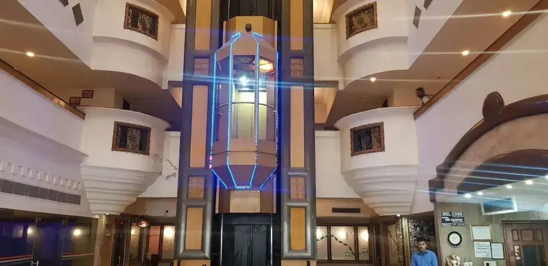 OYO Townhouse 651 Hotel Taksonz